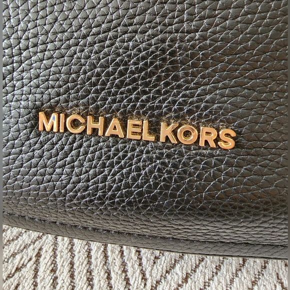 Michael Kors Large Zip Hobo Bag with Tassles - Picture 4 of 9